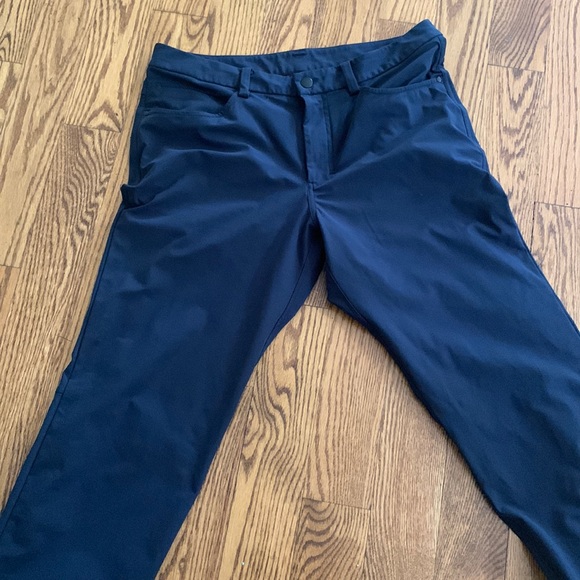 Lululemon classic fit pant. Warpstreme - Picture 3 of 6